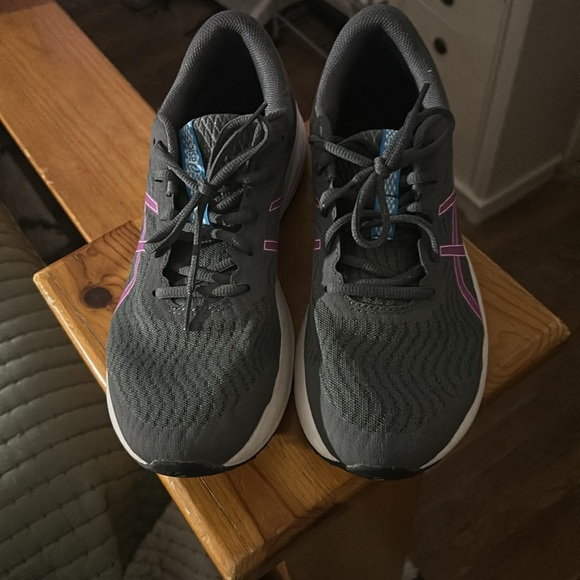 ASICS Women's Patriot 12 Running Shoes - Picture 3 of 8